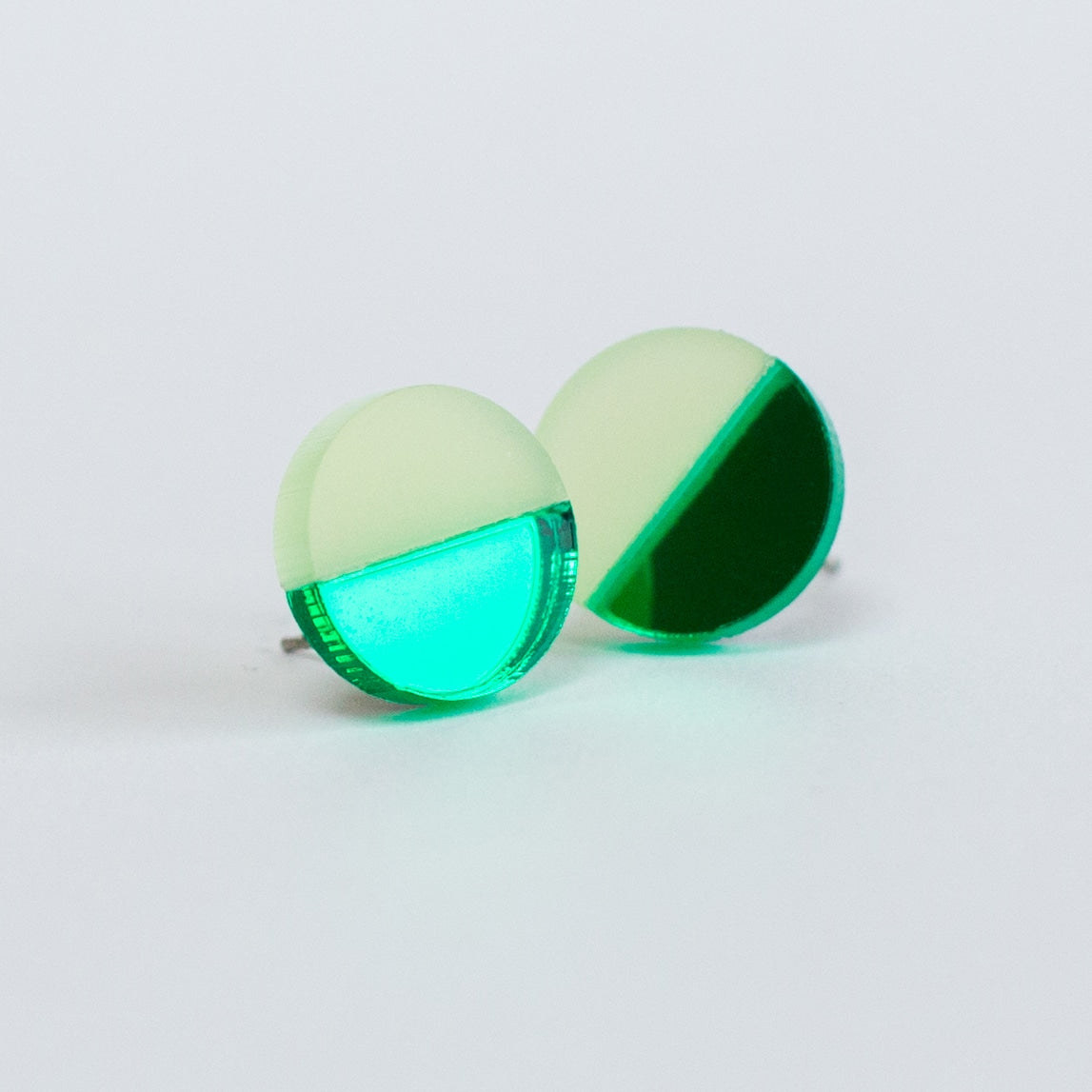 Studio Dariolina Emi Stud Earrings Green/Apple